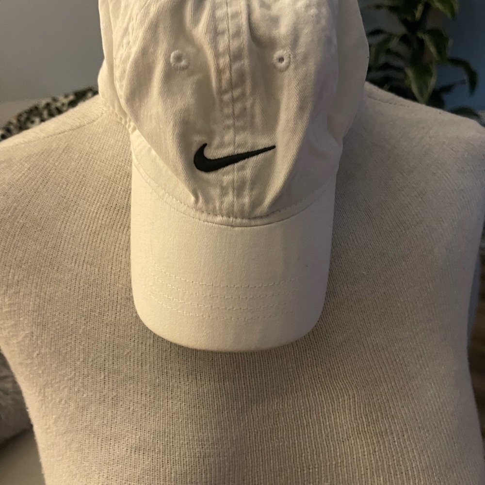 Nike White Cap kids